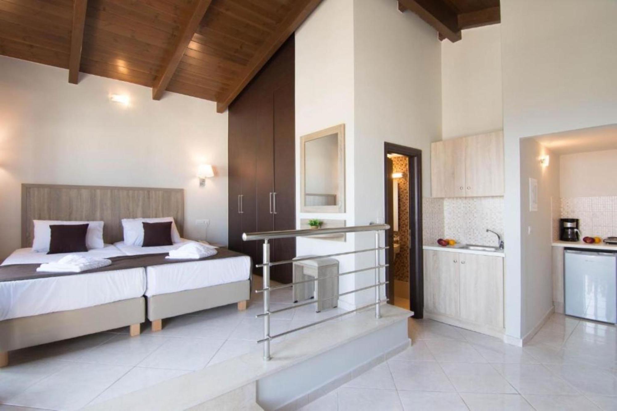 Carisa Suites And Apartments Maleme  Exterior photo